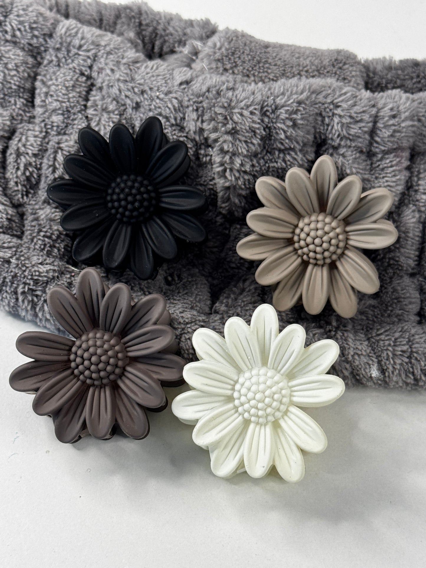 Matte Gänseblümchen Haarspange