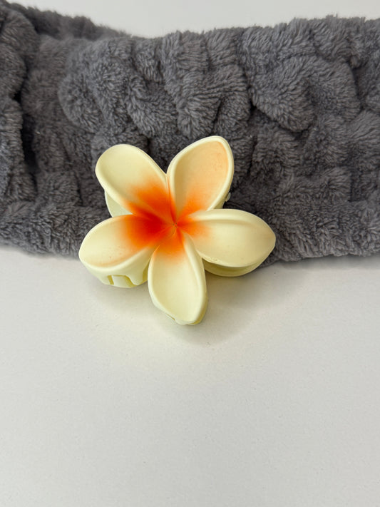 Mittelgroße Blumenhaarklammern matt
