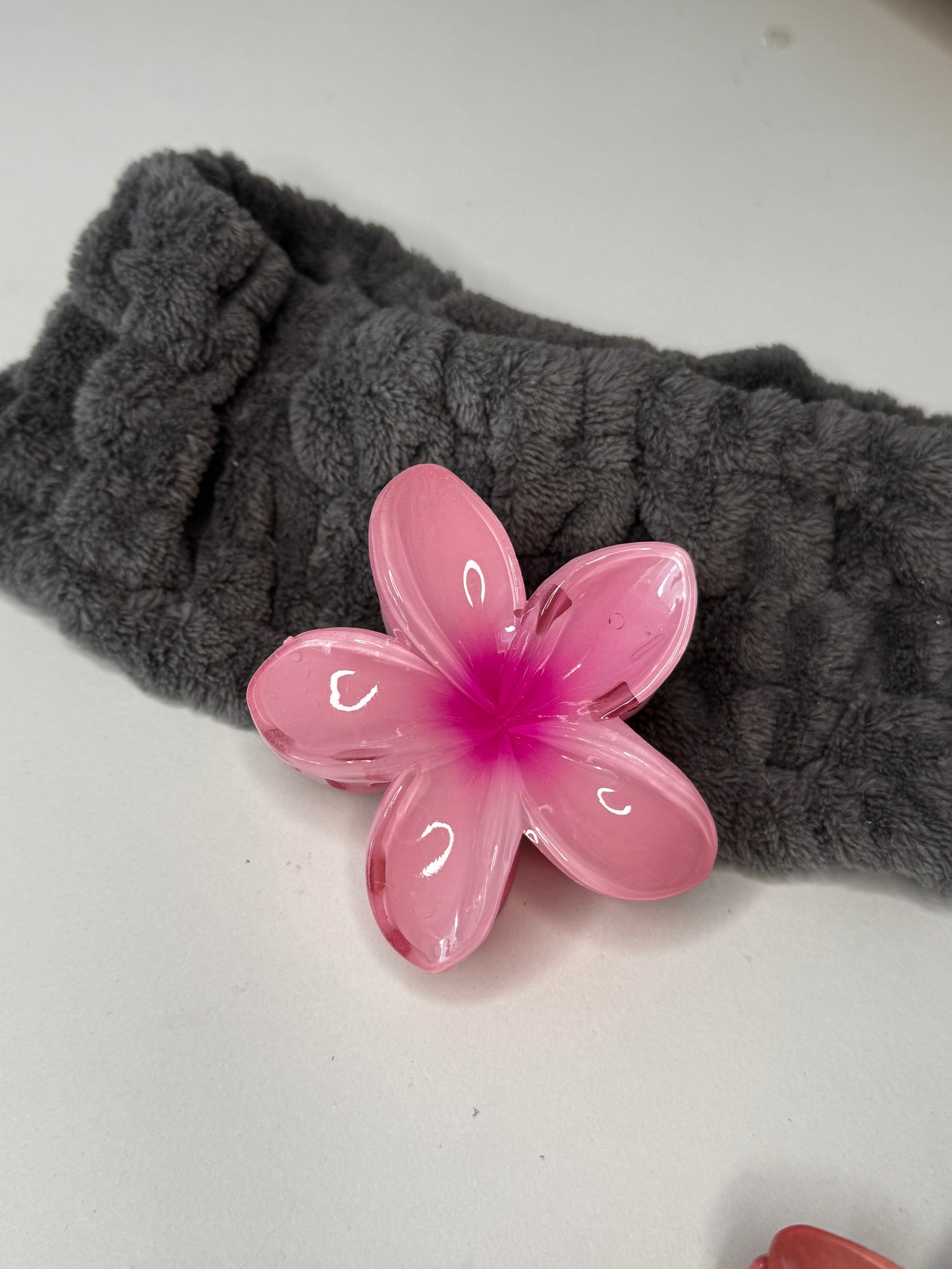 Große Blumenhaarklammern glänzend