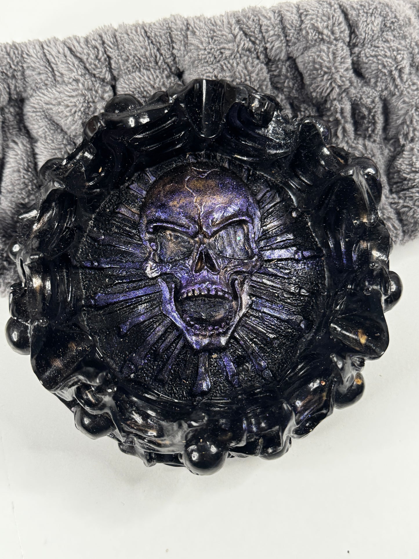 Totenkopfschale/Aschi